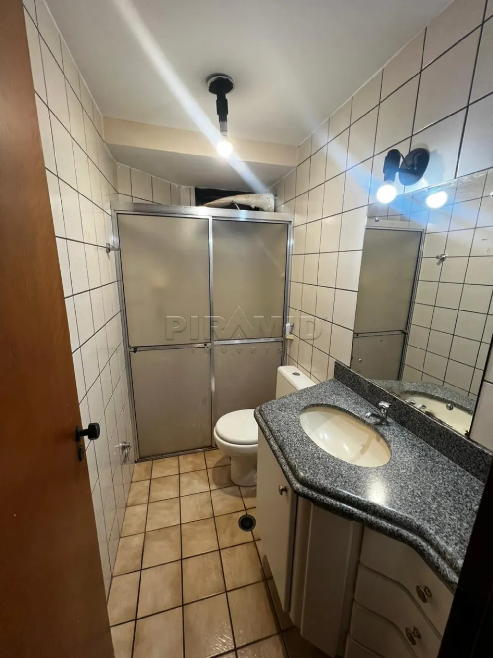 Alugar Apartamento / Padr&atilde;o em Ribeir&atilde;o Preto R$ 1.100,00 - Foto 8