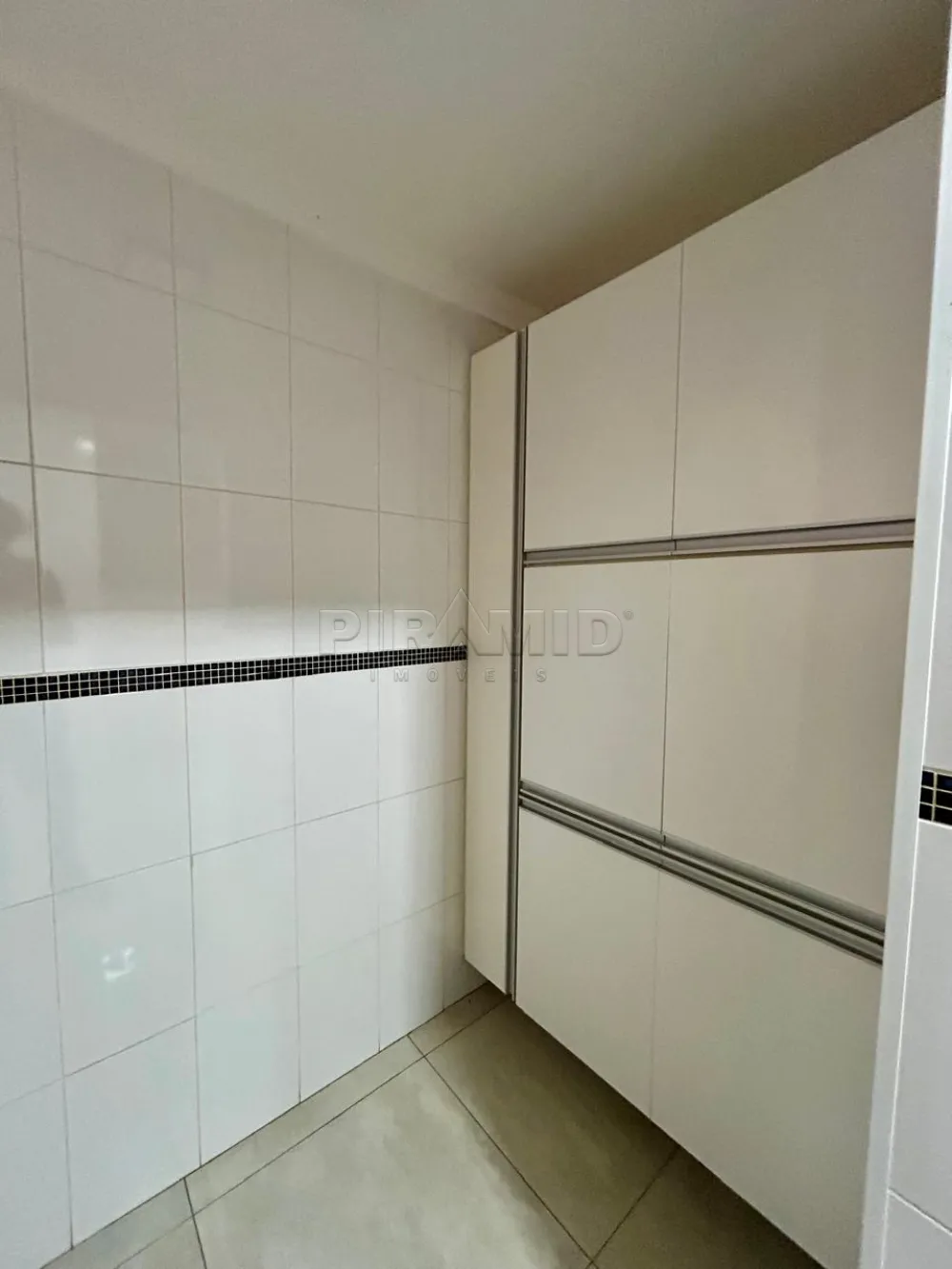 Alugar Apartamento / Padr&atilde;o em Ribeir&atilde;o Preto R$ 1.900,00 - Foto 17