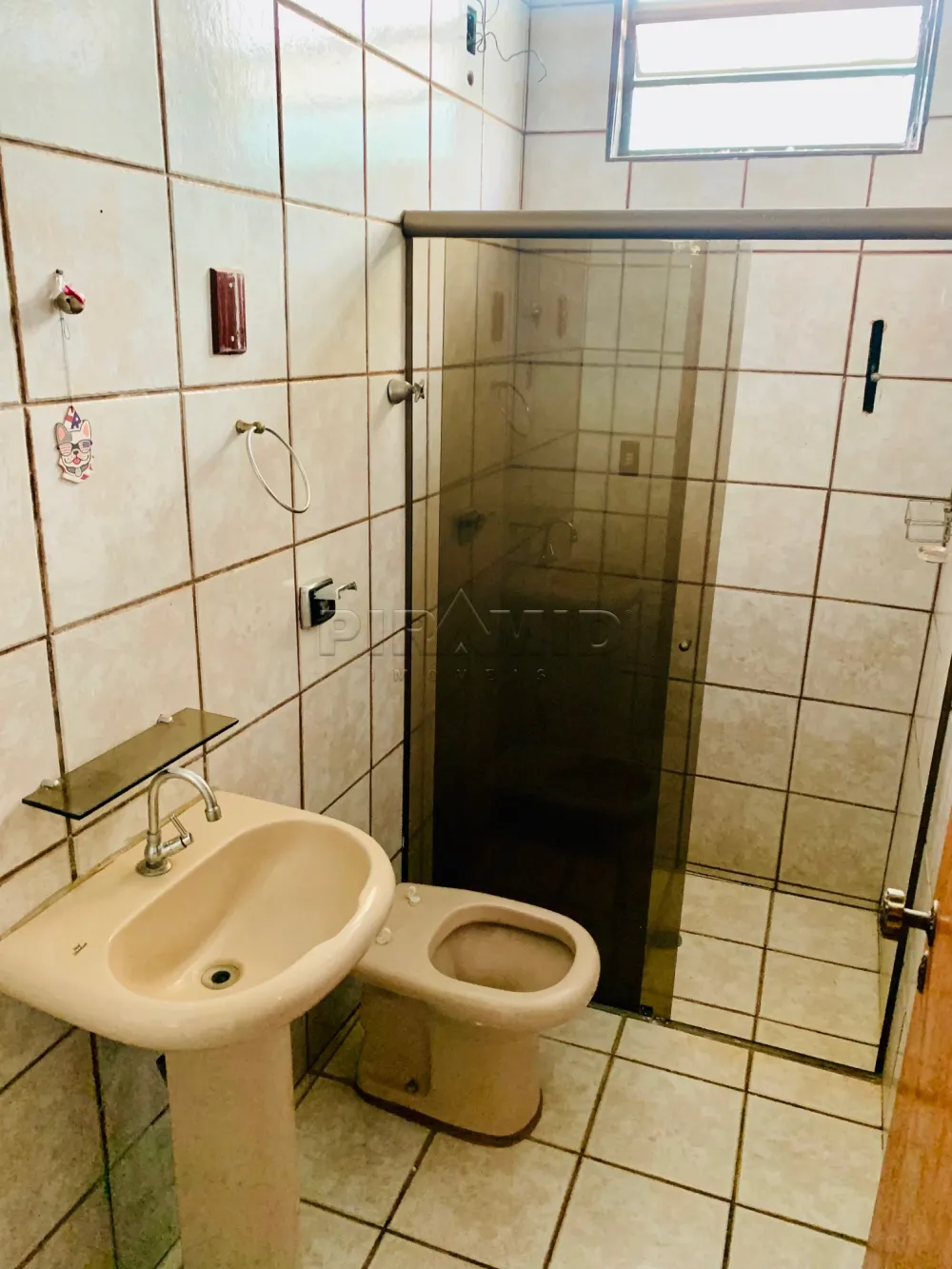 Alugar Casa / Padr&atilde;o em Ribeir&atilde;o Preto R$ 1.300,00 - Foto 9