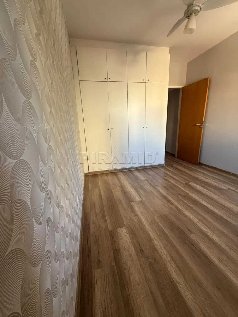 Alugar Apartamento / Padr&atilde;o em Ribeir&atilde;o Preto R$ 1.200,00 - Foto 8