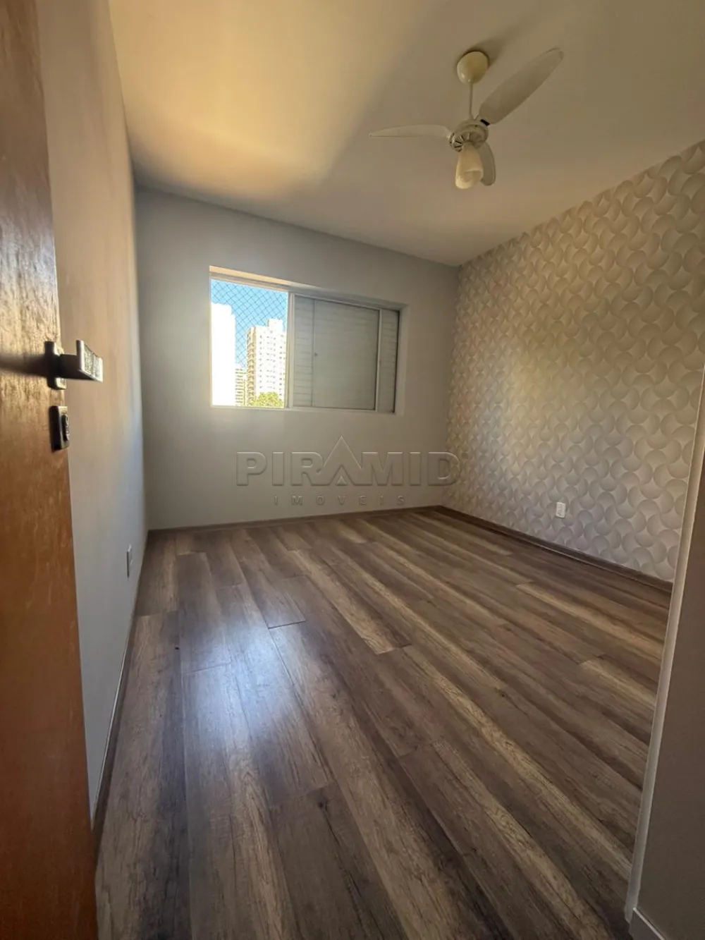 Alugar Apartamento / Padr&atilde;o em Ribeir&atilde;o Preto R$ 1.200,00 - Foto 10