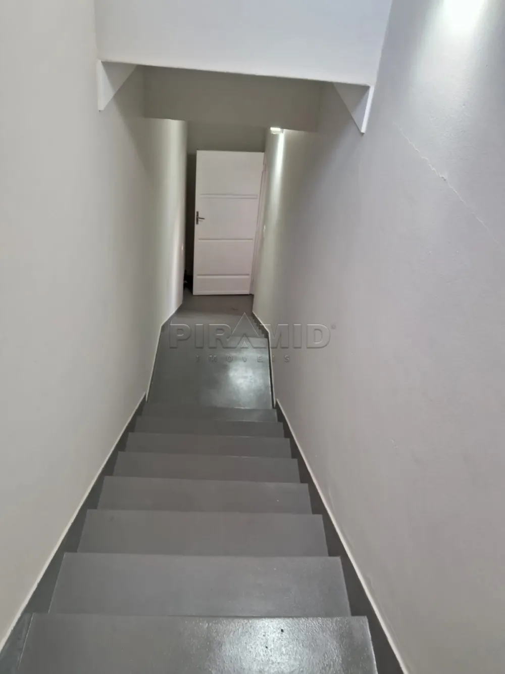 Alugar Casa / Padr&atilde;o em Ribeir&atilde;o Preto R$ 1.500,00 - Foto 2