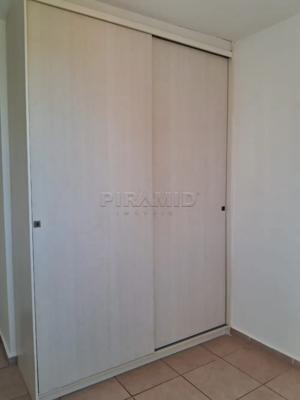 Alugar Apartamento / Padr&atilde;o em Ribeir&atilde;o Preto R$ 1.200,00 - Foto 5