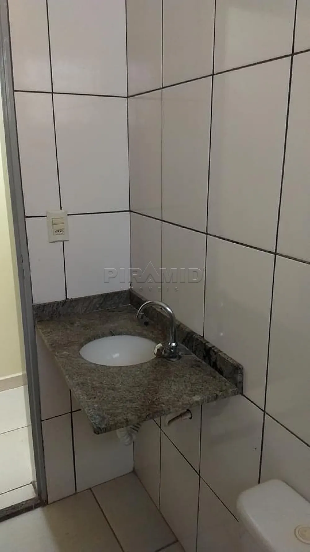 Alugar Casa / Padr&atilde;o em Ribeir&atilde;o Preto R$ 900,00 - Foto 9