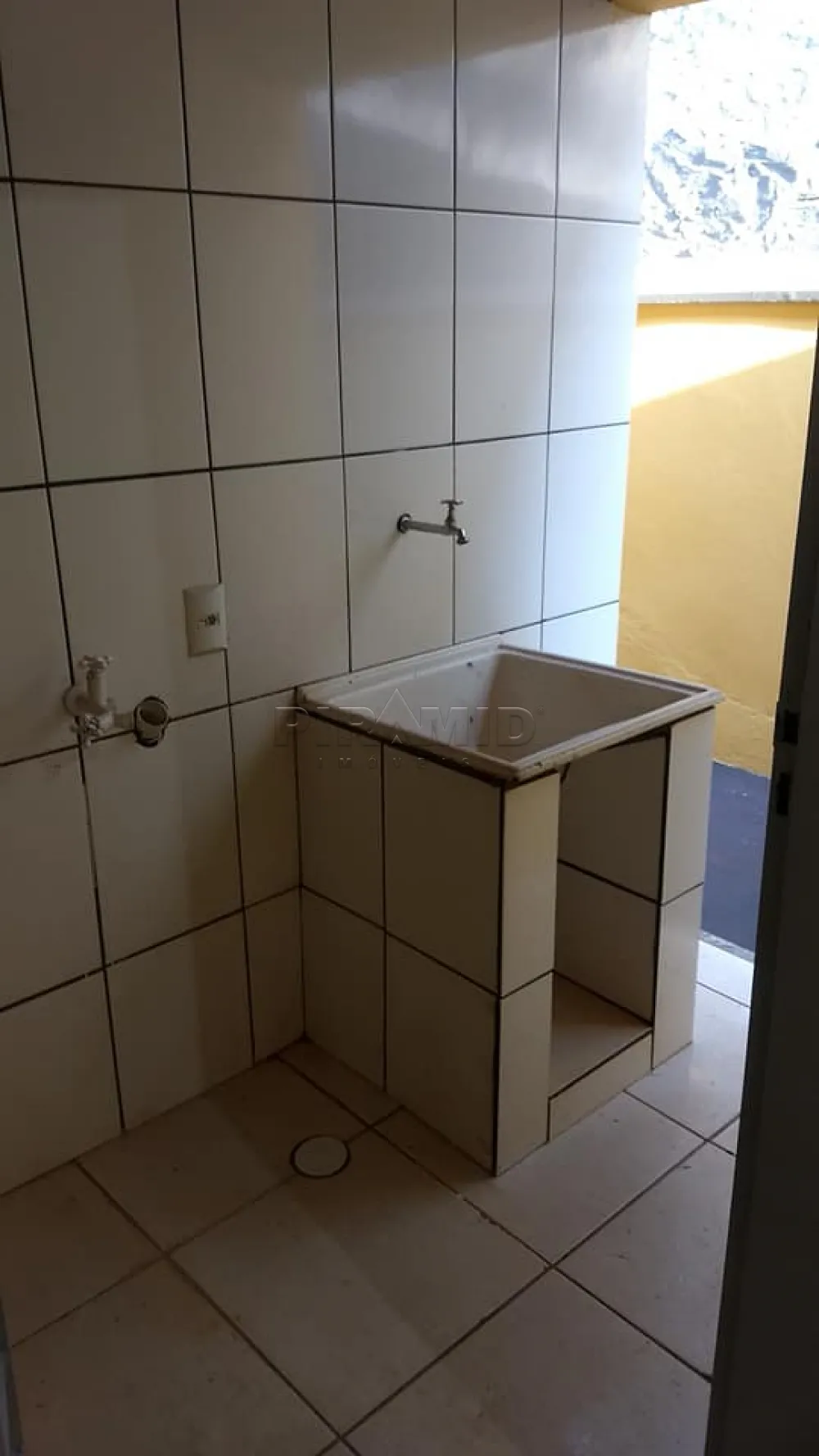 Alugar Casa / Padr&atilde;o em Ribeir&atilde;o Preto R$ 900,00 - Foto 16