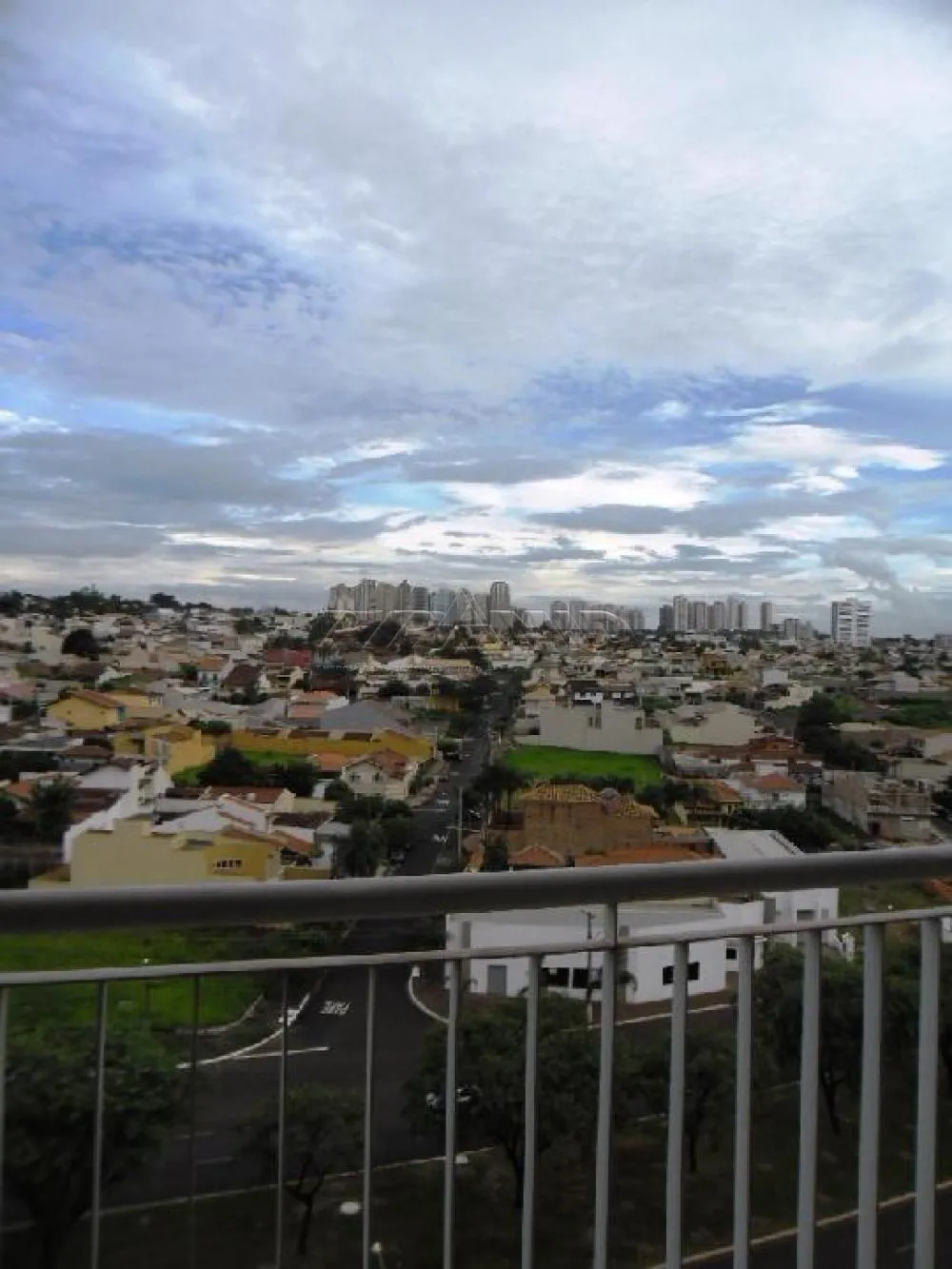 Alugar Apartamento / Padr&atilde;o em Ribeir&atilde;o Preto R$ 1.200,00 - Foto 2