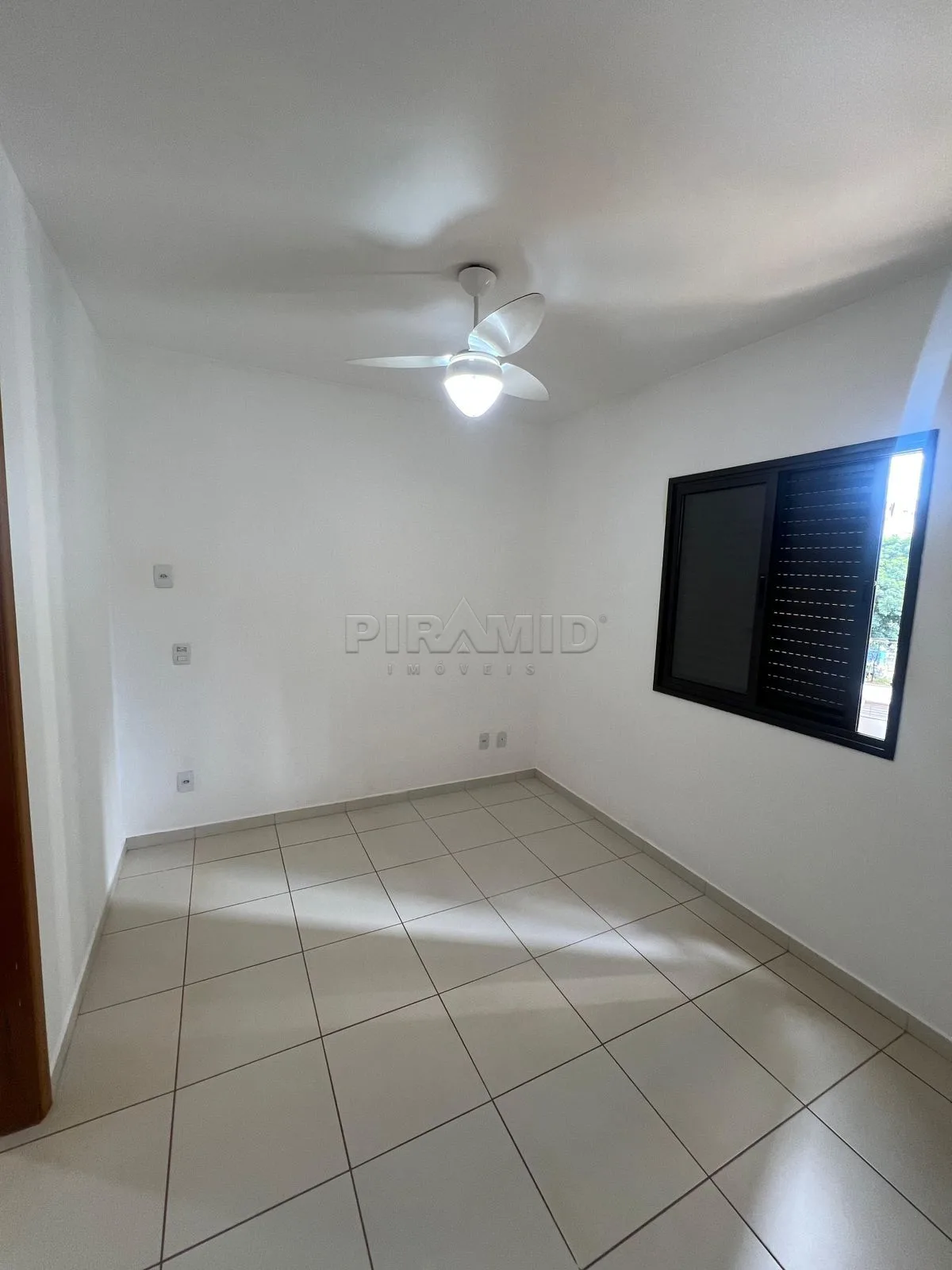 Alugar Apartamento / Padr&atilde;o em Ribeir&atilde;o Preto R$ 1.400,00 - Foto 5
