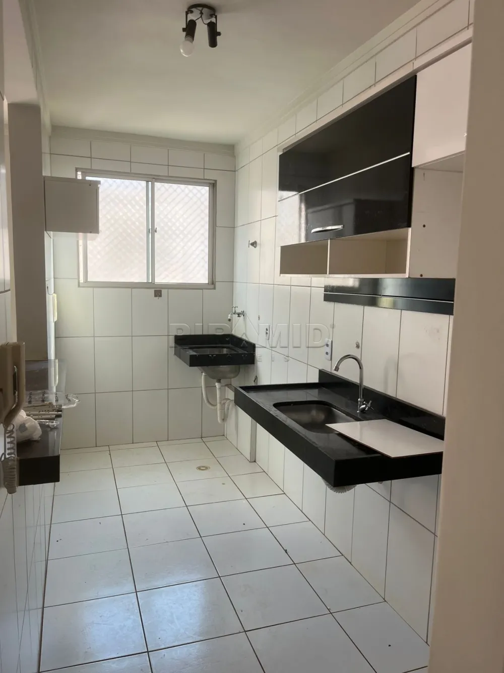Alugar Apartamento / Padr&atilde;o em Ribeir&atilde;o Preto R$ 940,00 - Foto 4