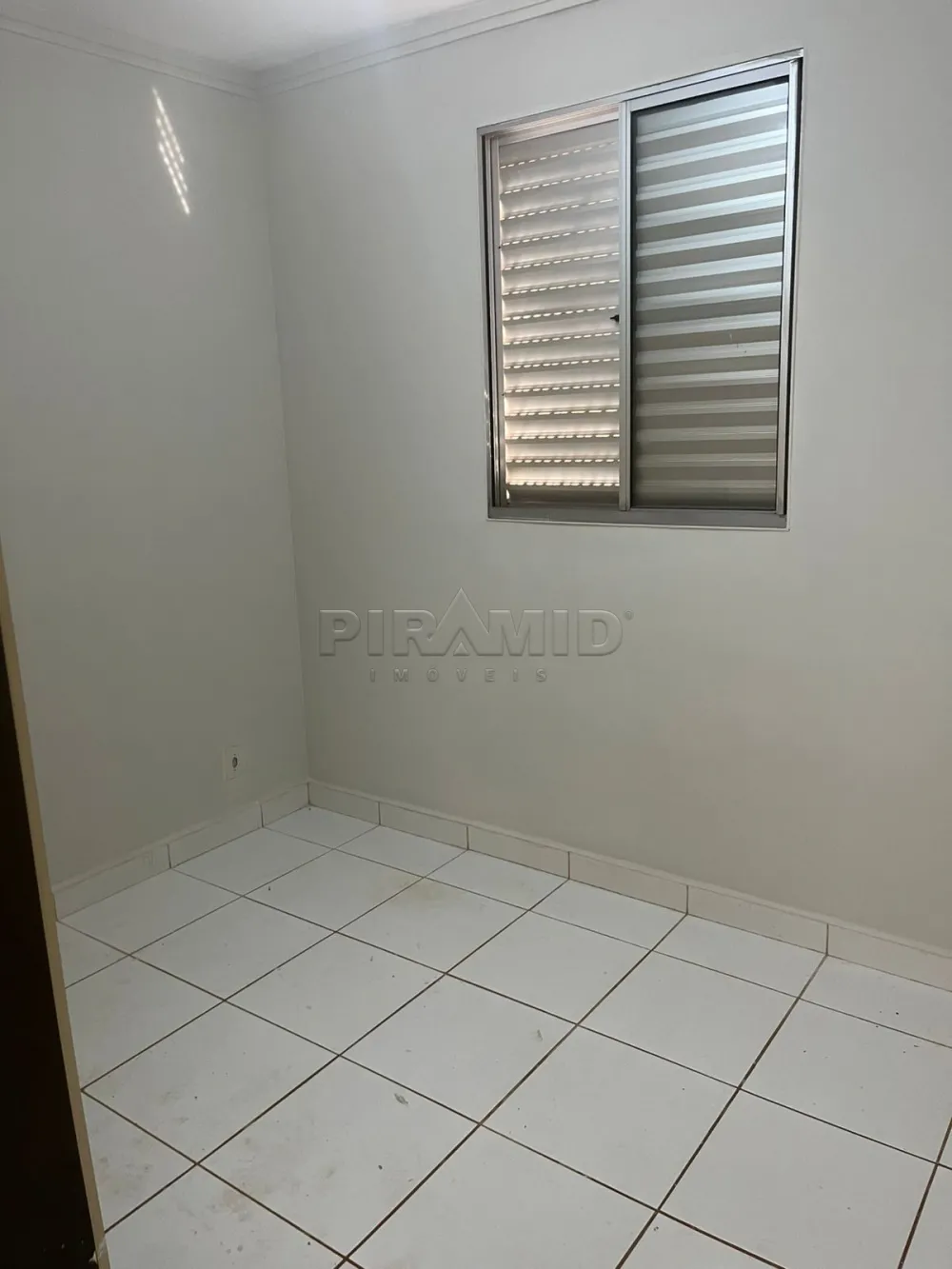 Alugar Apartamento / Padr&atilde;o em Ribeir&atilde;o Preto R$ 940,00 - Foto 5