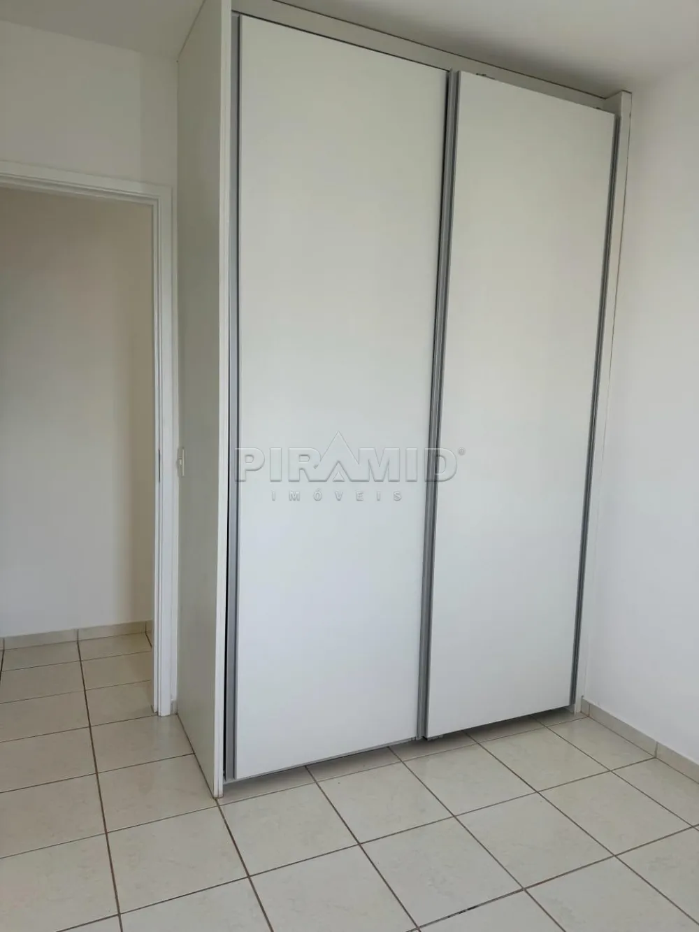 Alugar Apartamento / Padr&atilde;o em Ribeir&atilde;o Preto R$ 1.900,00 - Foto 4