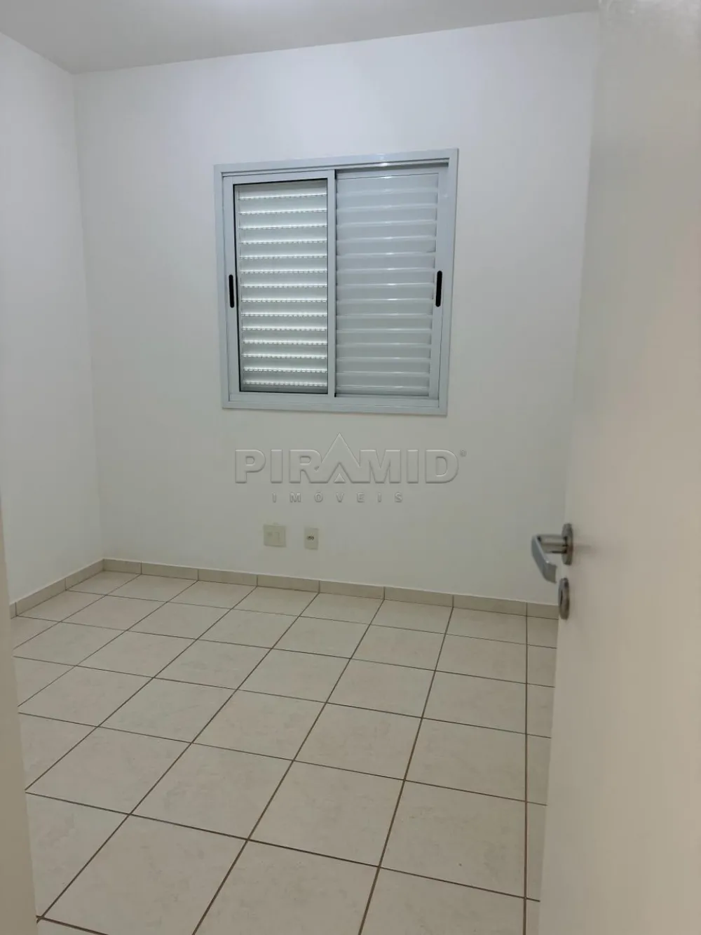 Alugar Apartamento / Padr&atilde;o em Ribeir&atilde;o Preto R$ 1.900,00 - Foto 5