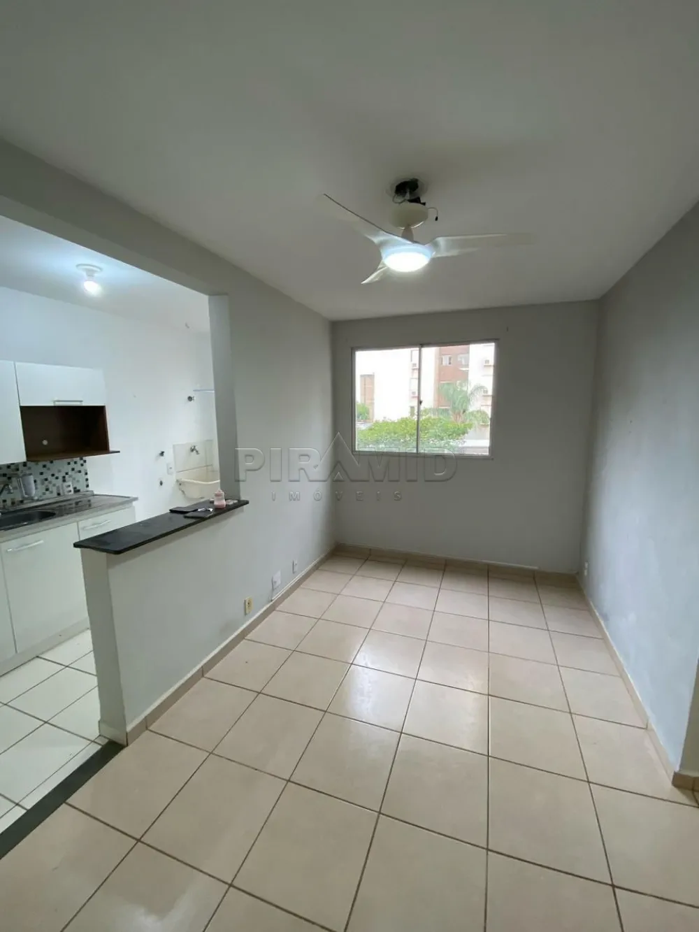 Alugar Apartamento / Padr&atilde;o em Ribeir&atilde;o Preto R$ 750,00 - Foto 1