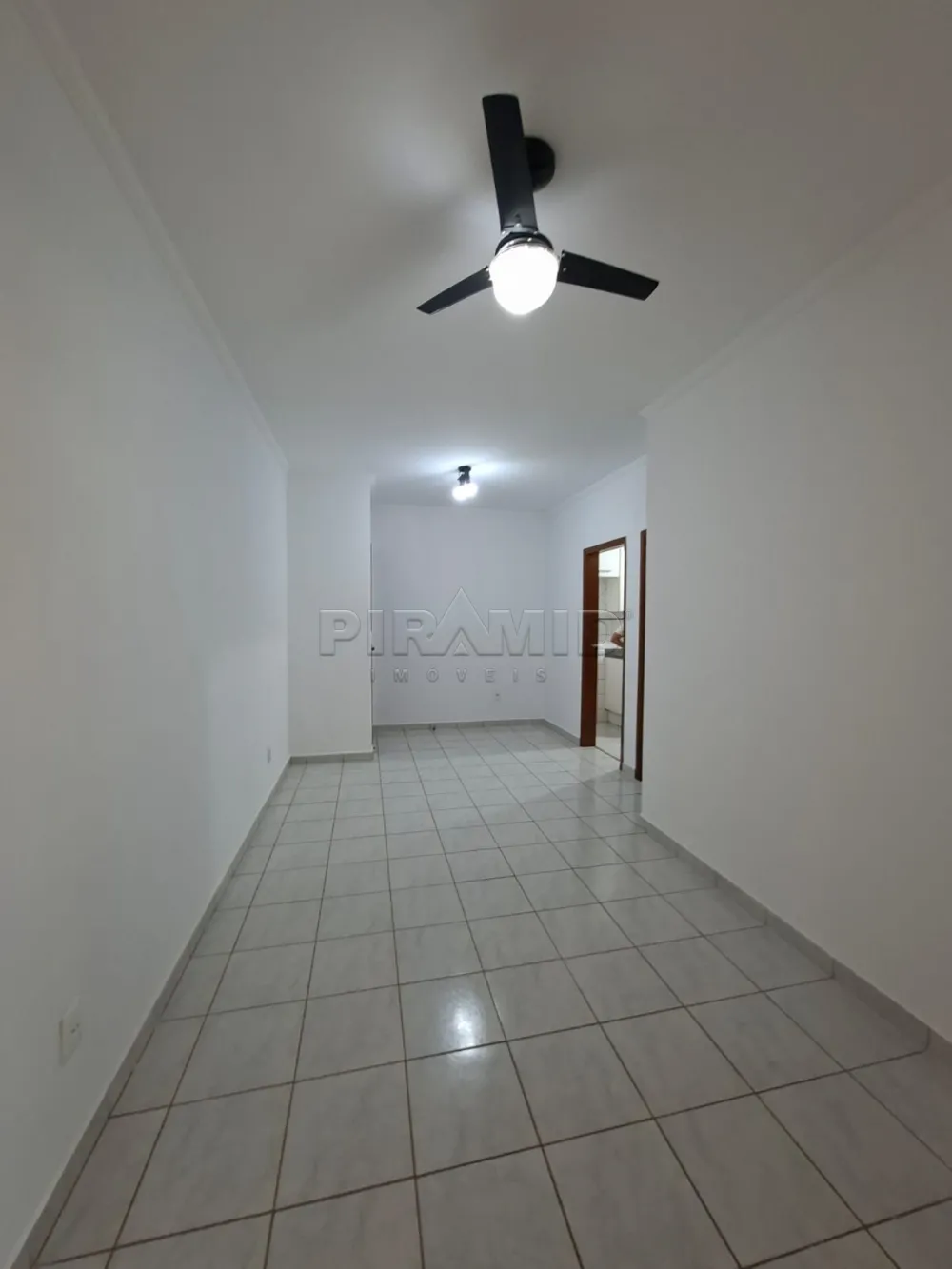Alugar Apartamento / Padr&atilde;o em Ribeir&atilde;o Preto R$ 1.000,00 - Foto 4