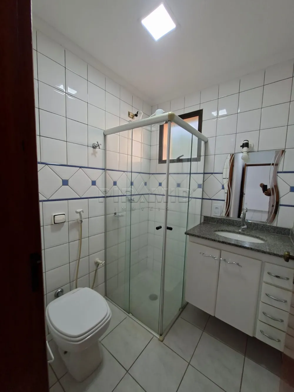 Alugar Apartamento / Padr&atilde;o em Ribeir&atilde;o Preto R$ 1.000,00 - Foto 17