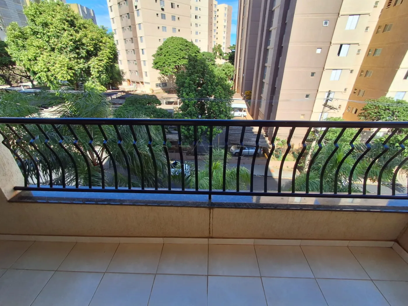 Alugar Apartamento / Padr&atilde;o em Ribeir&atilde;o Preto R$ 1.300,00 - Foto 3