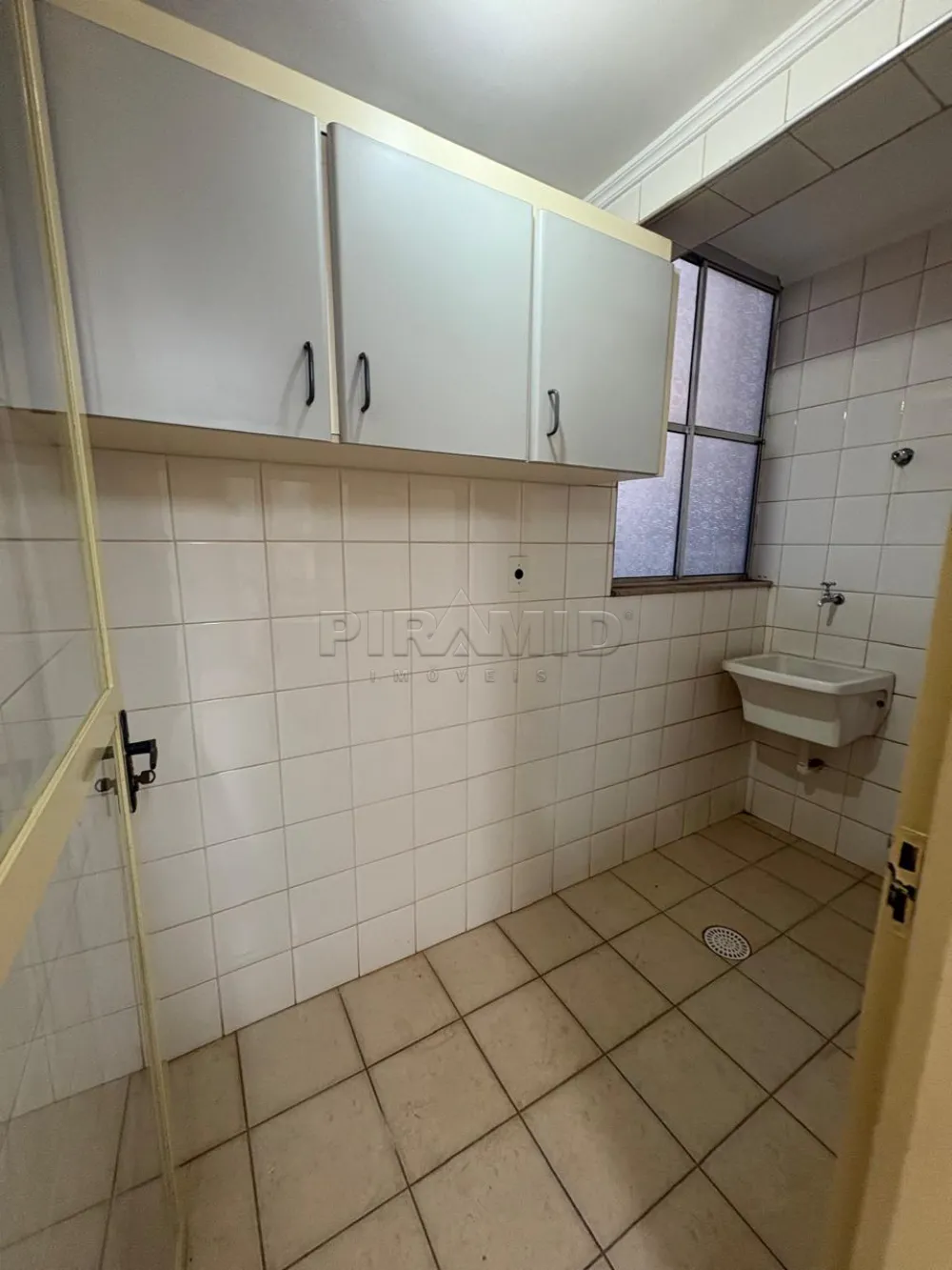Alugar Apartamento / Padr&atilde;o em Ribeir&atilde;o Preto R$ 1.300,00 - Foto 17