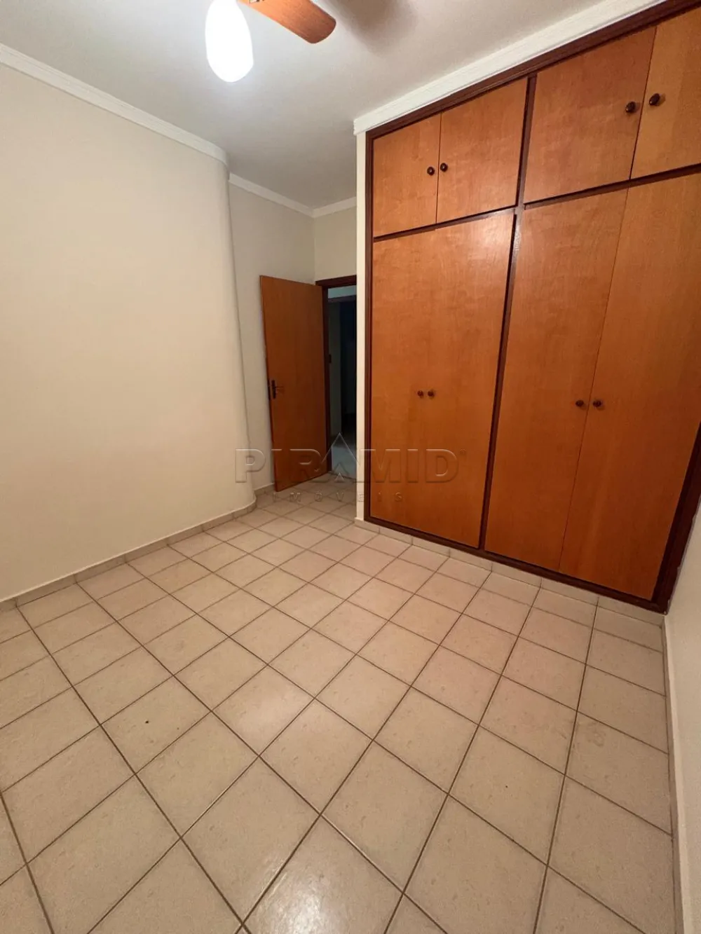 Alugar Apartamento / Padr&atilde;o em Ribeir&atilde;o Preto R$ 1.300,00 - Foto 9