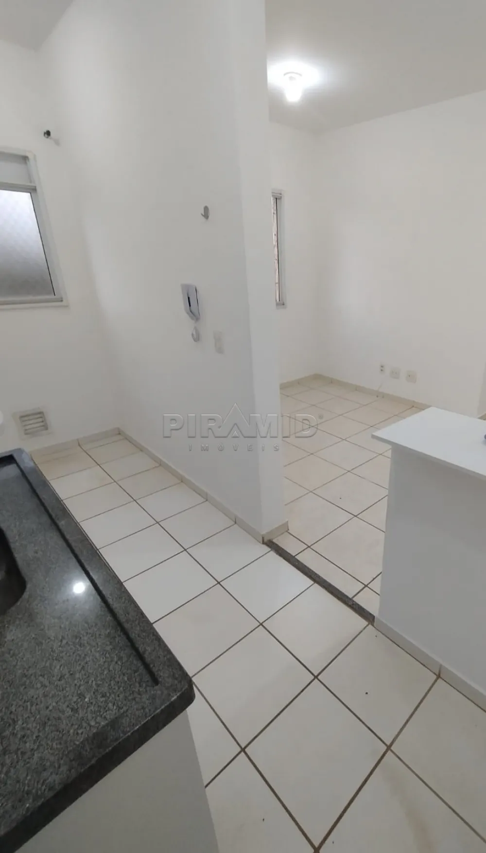 Alugar Apartamento / Padr&atilde;o em Ribeir&atilde;o Preto R$ 1.200,00 - Foto 2
