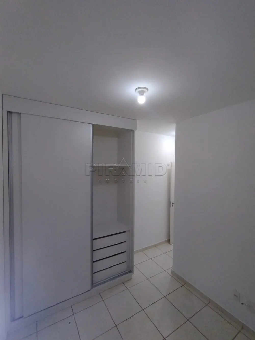 Alugar Apartamento / Padr&atilde;o em Ribeir&atilde;o Preto R$ 1.200,00 - Foto 8