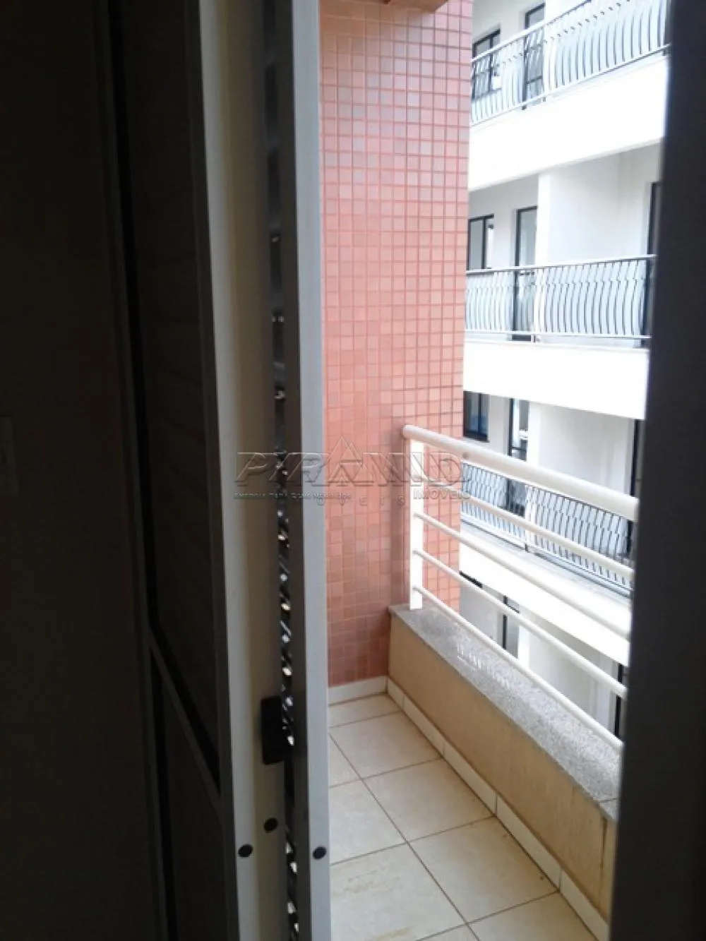 Alugar Apartamento / Padr&atilde;o em Ribeir&atilde;o Preto R$ 700,00 - Foto 7