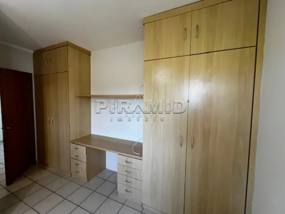 Alugar Apartamento / Padr&atilde;o em Ribeir&atilde;o Preto R$ 1.100,00 - Foto 4