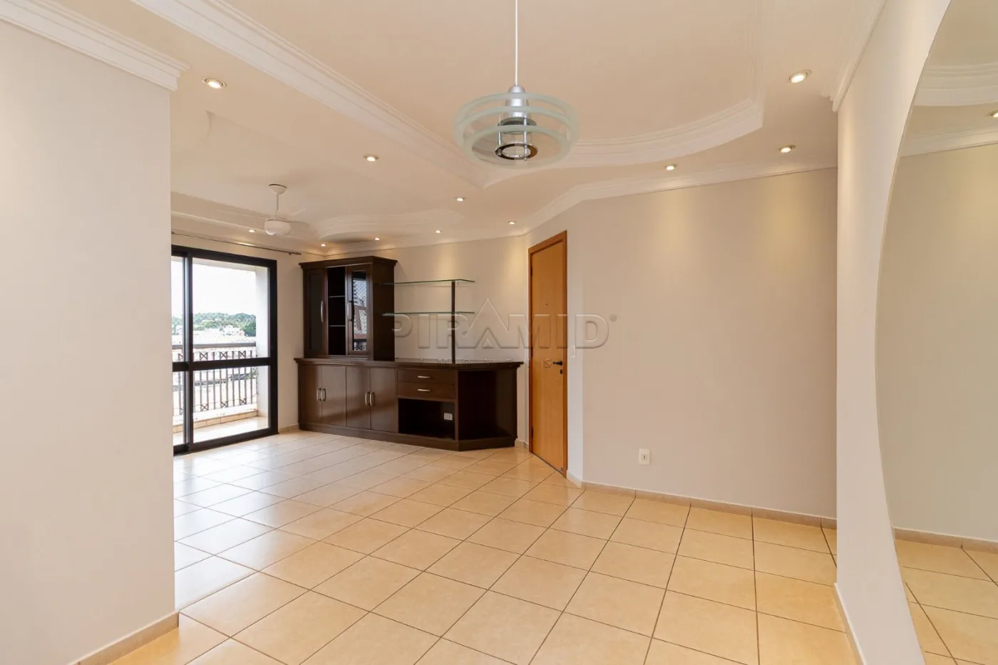 Alugar Apartamento / Padr&atilde;o em Ribeir&atilde;o Preto R$ 2.200,00 - Foto 2