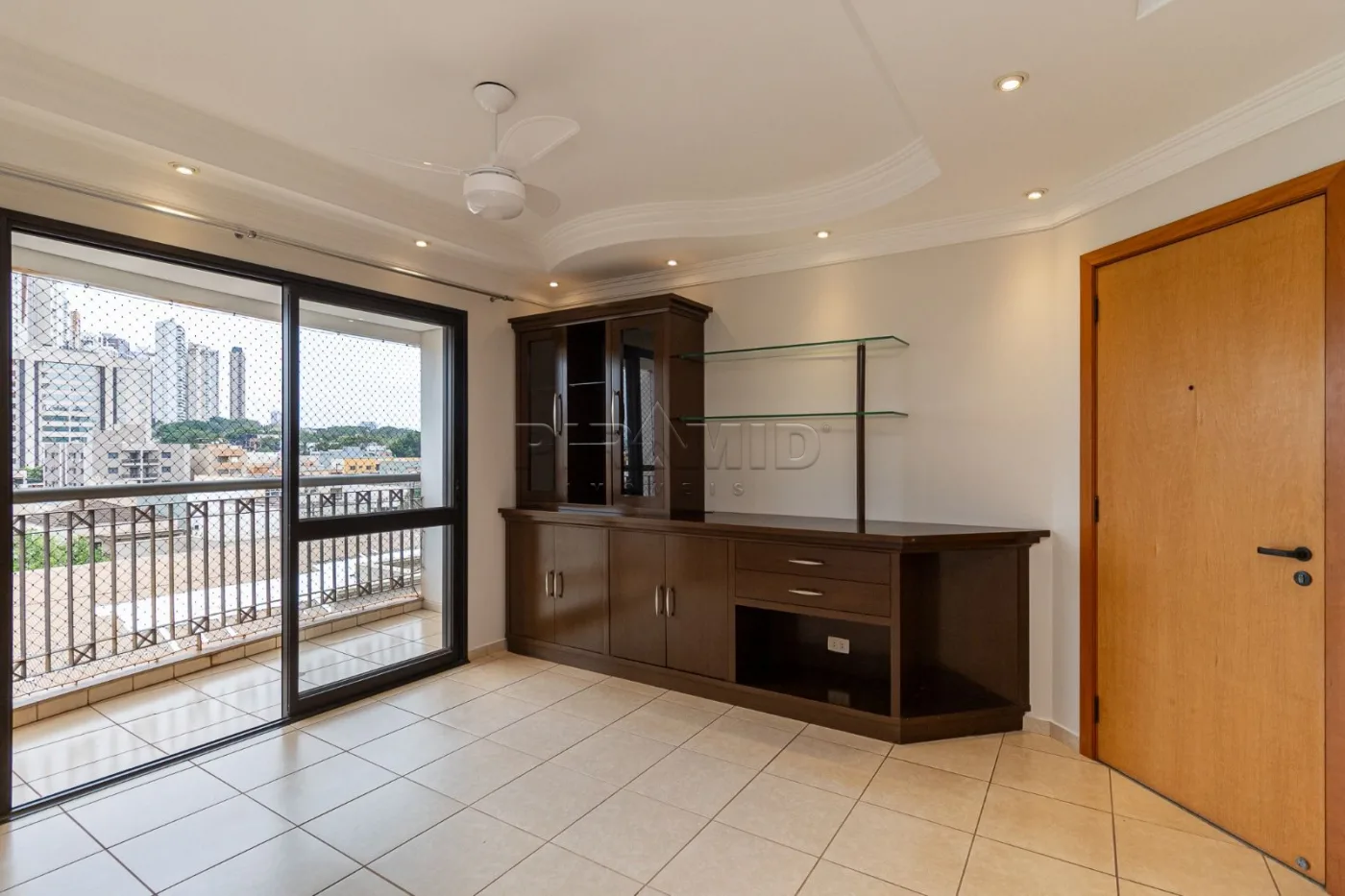 Alugar Apartamento / Padr&atilde;o em Ribeir&atilde;o Preto R$ 2.200,00 - Foto 4