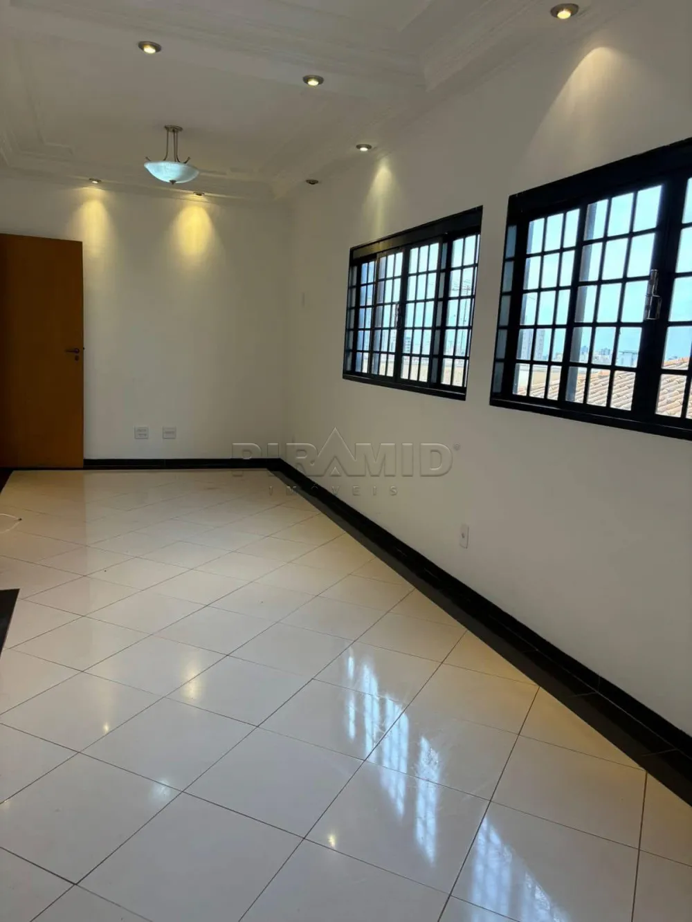 Alugar Apartamento / Padr&atilde;o em Ribeir&atilde;o Preto R$ 1.250,00 - Foto 2