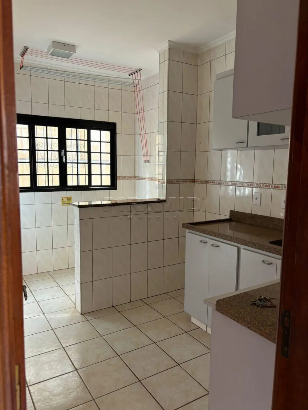 Alugar Apartamento / Padr&atilde;o em Ribeir&atilde;o Preto R$ 1.250,00 - Foto 4