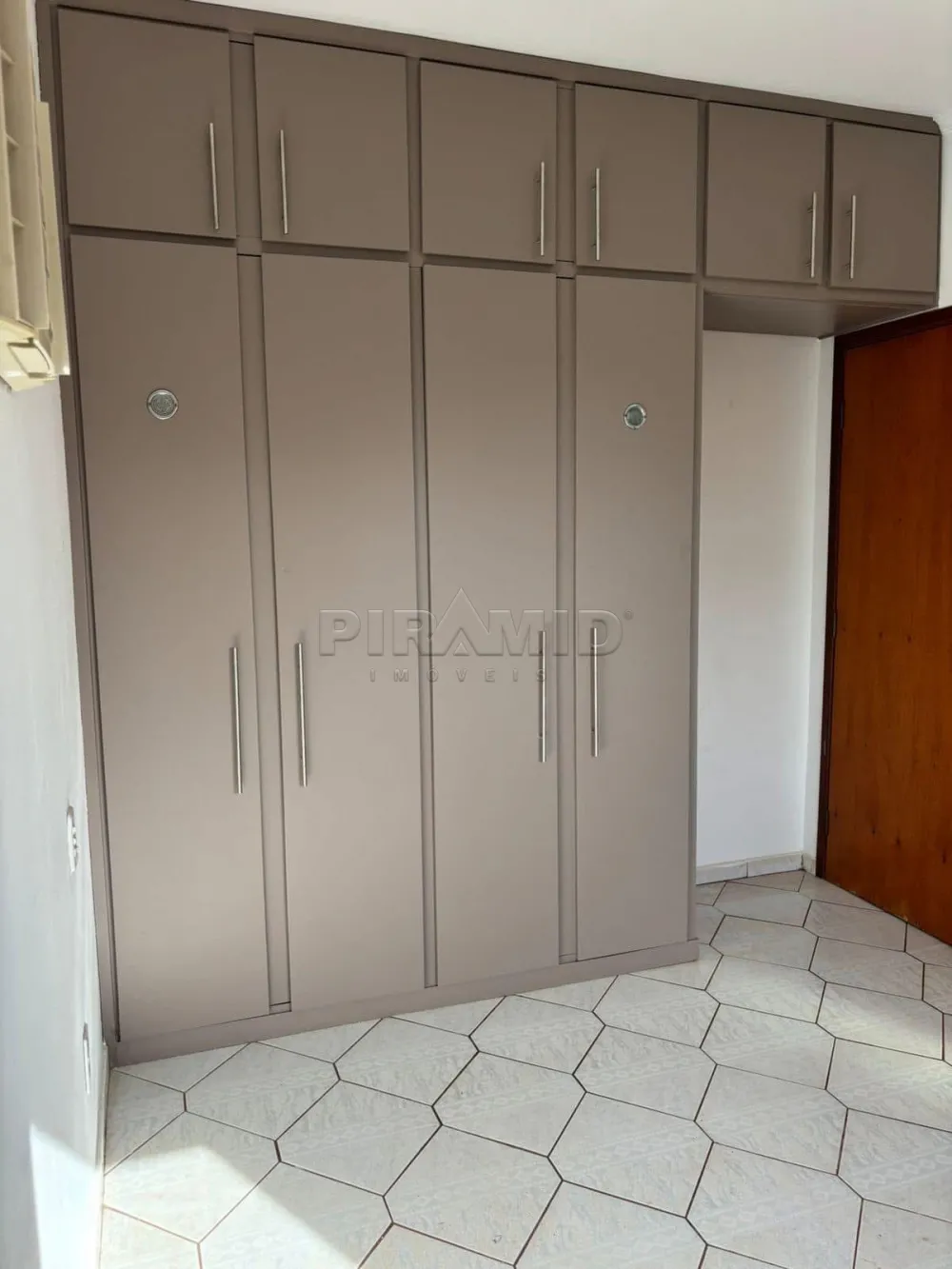 Alugar Apartamento / Padr&atilde;o em Ribeir&atilde;o Preto R$ 1.250,00 - Foto 6
