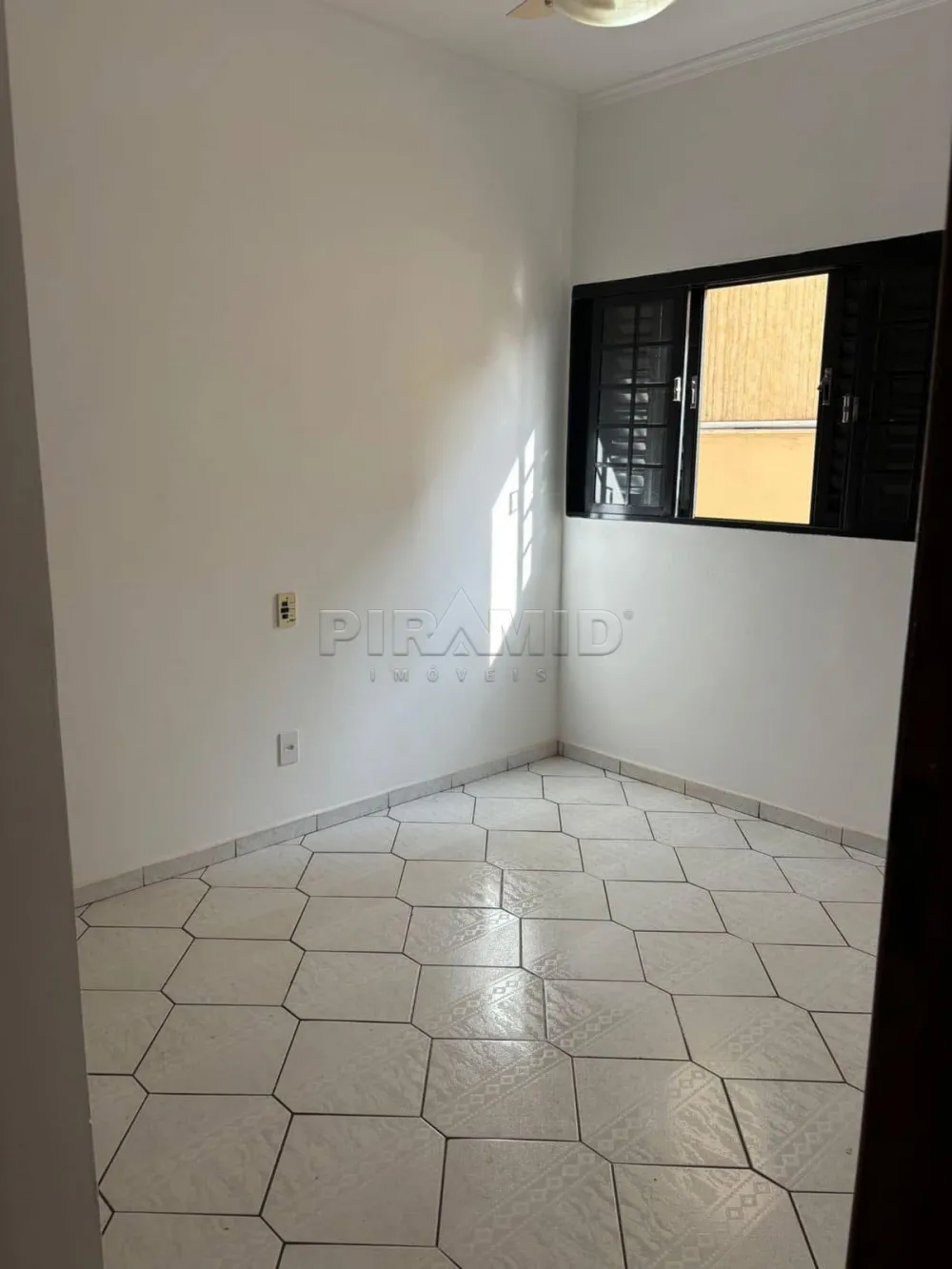 Alugar Apartamento / Padr&atilde;o em Ribeir&atilde;o Preto R$ 1.250,00 - Foto 7