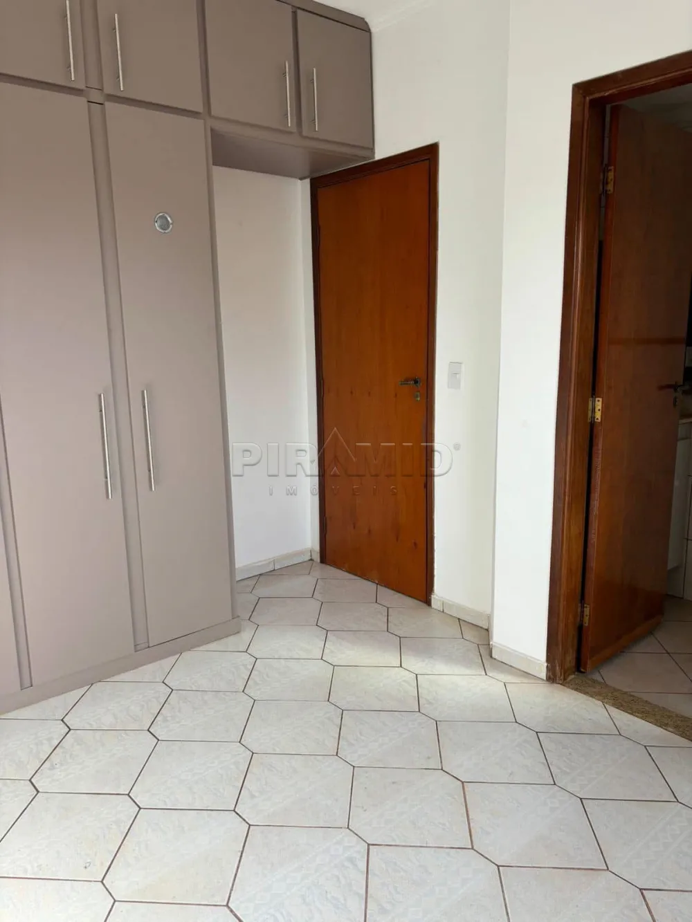 Alugar Apartamento / Padr&atilde;o em Ribeir&atilde;o Preto R$ 1.250,00 - Foto 11