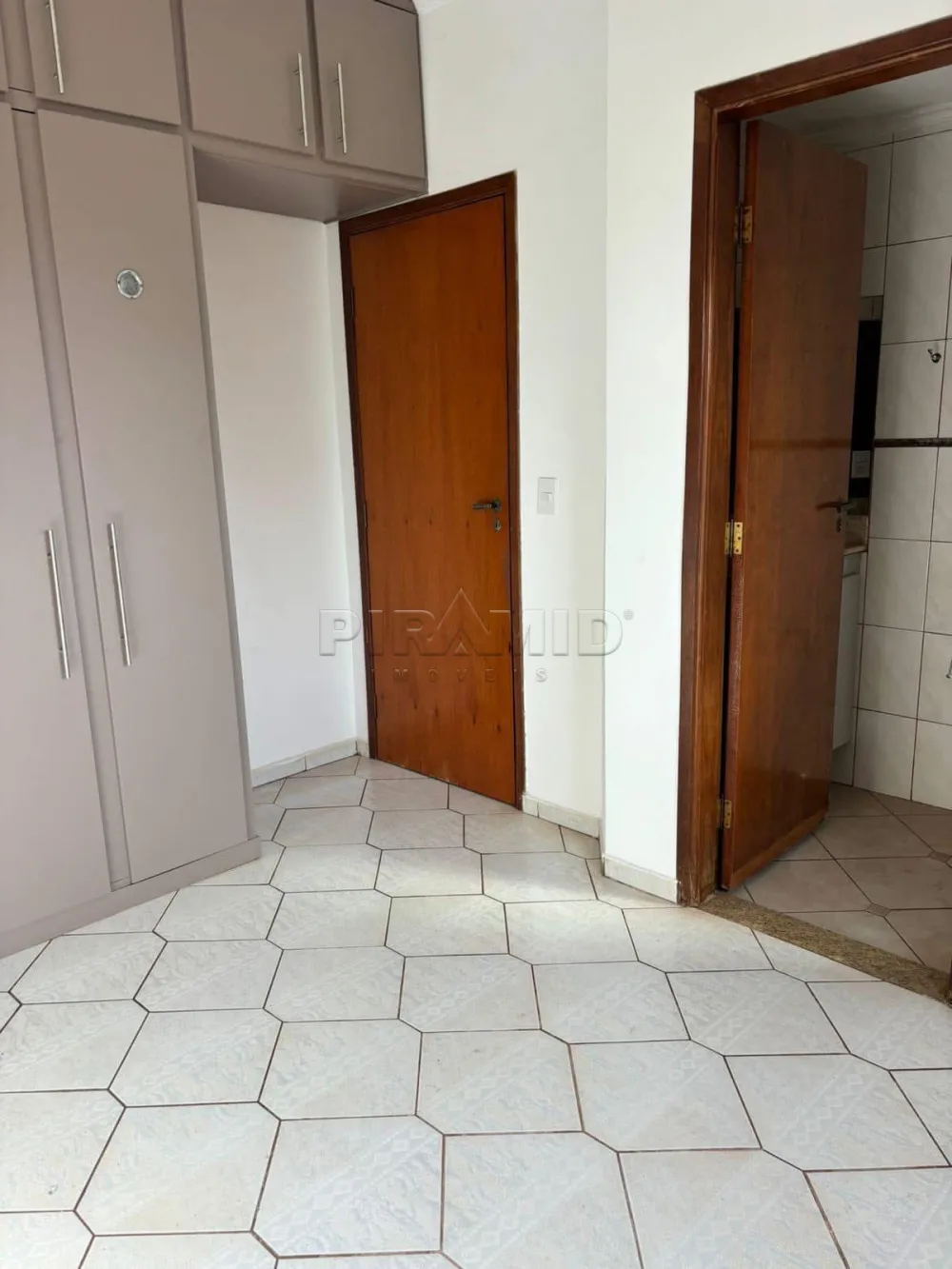 Alugar Apartamento / Padr&atilde;o em Ribeir&atilde;o Preto R$ 1.250,00 - Foto 12
