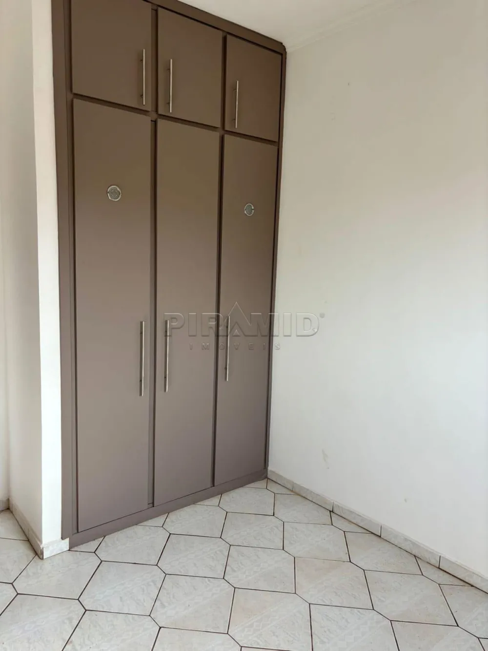Alugar Apartamento / Padr&atilde;o em Ribeir&atilde;o Preto R$ 1.250,00 - Foto 13