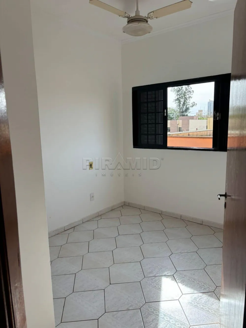 Alugar Apartamento / Padr&atilde;o em Ribeir&atilde;o Preto R$ 1.250,00 - Foto 14