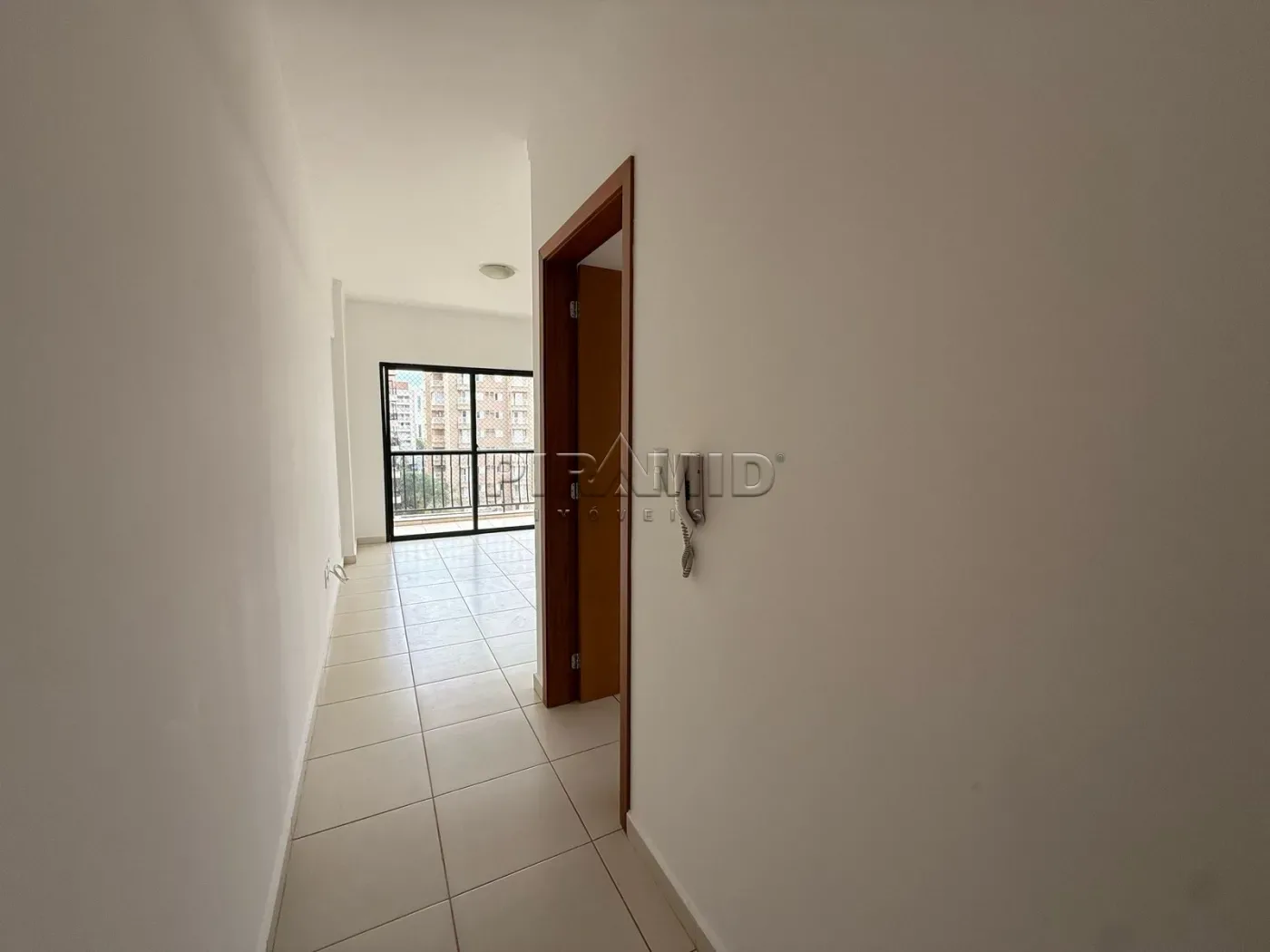 Alugar Apartamento / Padr&atilde;o em Ribeir&atilde;o Preto R$ 1.750,00 - Foto 1