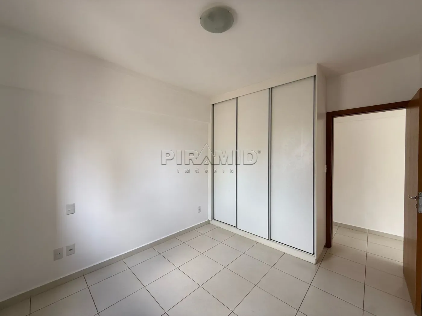 Alugar Apartamento / Padr&atilde;o em Ribeir&atilde;o Preto R$ 1.750,00 - Foto 12