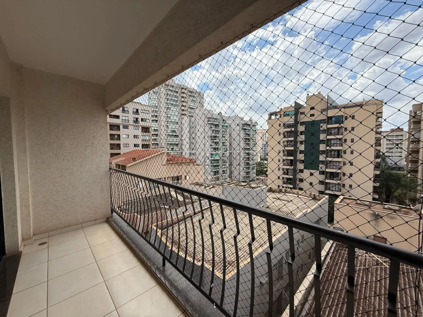Alugar Apartamento / Padr&atilde;o em Ribeir&atilde;o Preto R$ 1.750,00 - Foto 9