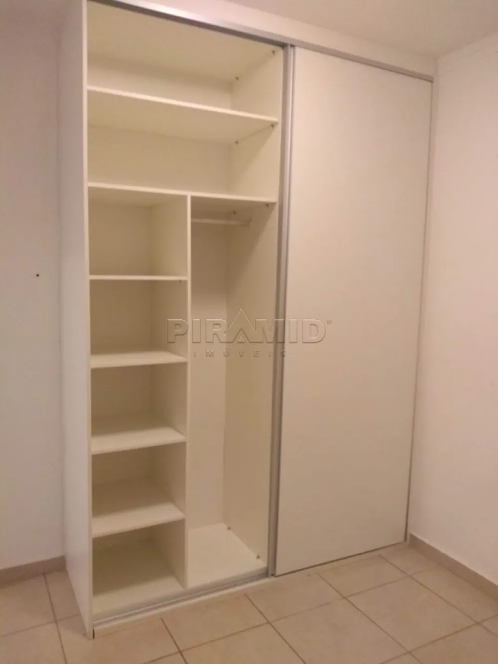 Alugar Apartamento / Padr&atilde;o em Ribeir&atilde;o Preto R$ 1.100,00 - Foto 5