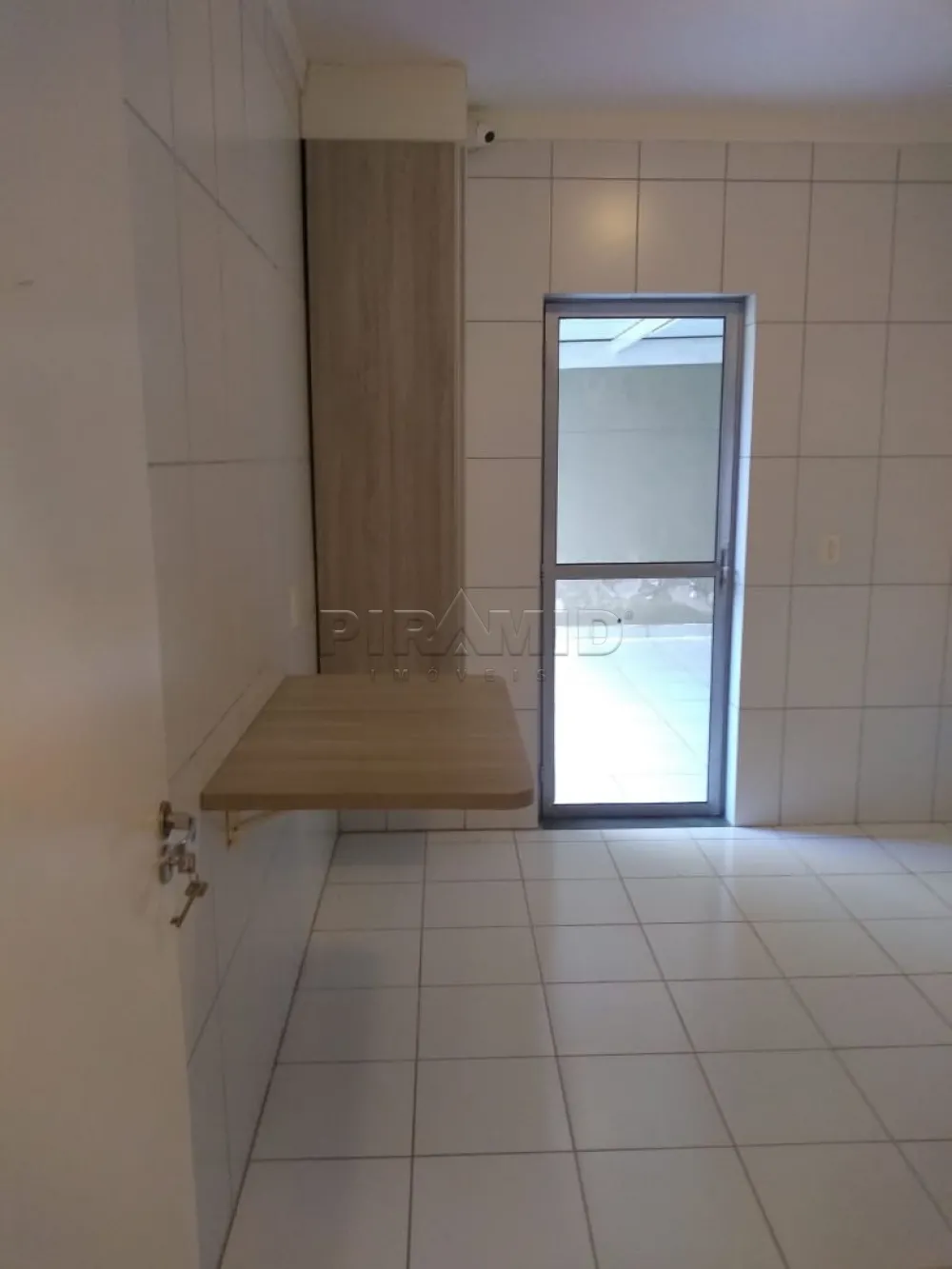 Alugar Apartamento / Padr&atilde;o em Ribeir&atilde;o Preto R$ 1.100,00 - Foto 9