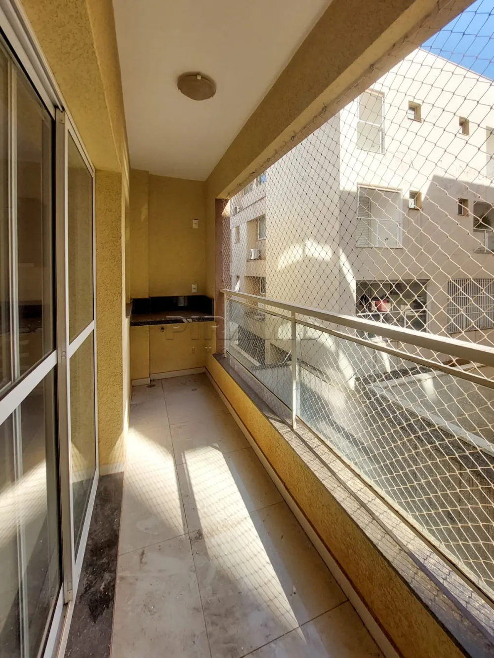 Alugar Apartamento / Padr&atilde;o em Ribeir&atilde;o Preto R$ 950,00 - Foto 4