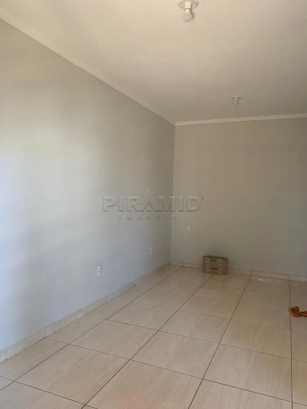 Alugar Casa / Padr&atilde;o em Ribeir&atilde;o Preto R$ 350,00 - Foto 4