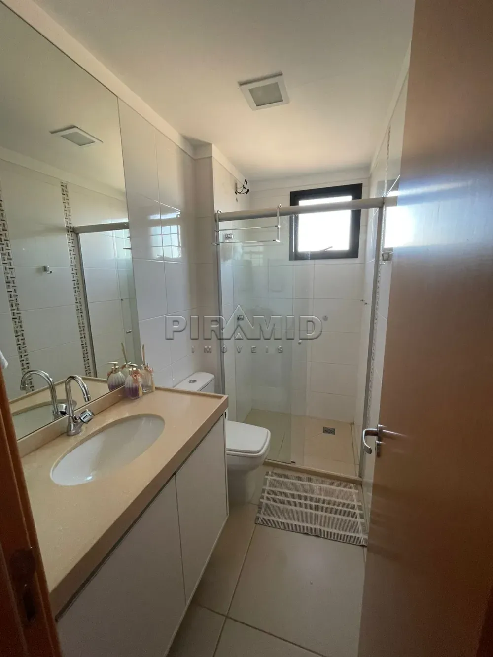 Alugar Apartamento / Padr&atilde;o em Ribeir&atilde;o Preto R$ 3.800,00 - Foto 3