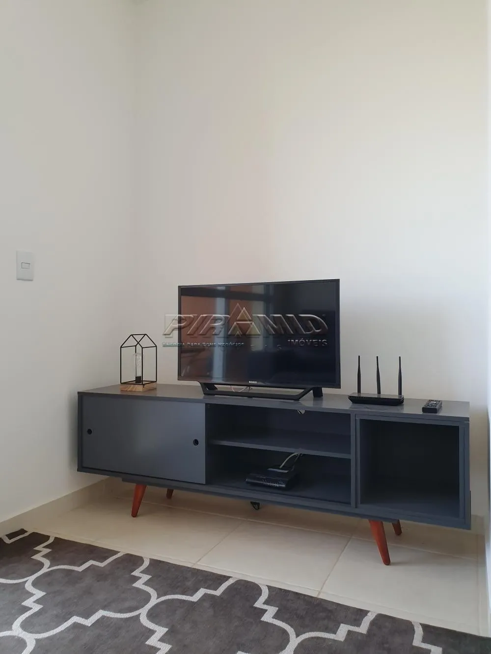 Alugar Apartamento / Padr&atilde;o em Ribeir&atilde;o Preto R$ 1.900,00 - Foto 2