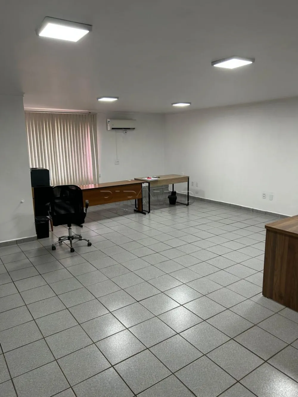 Alugar Comercial / Sal&atilde;o em Ribeir&atilde;o Preto R$ 1.530,00 - Foto 1