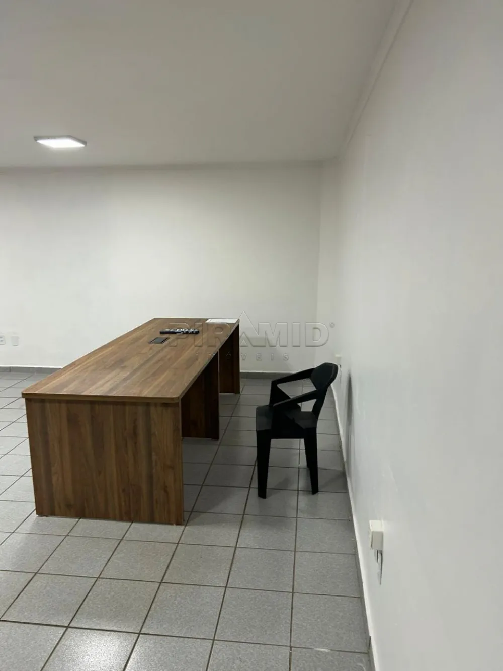 Alugar Comercial / Sal&atilde;o em Ribeir&atilde;o Preto R$ 1.530,00 - Foto 2