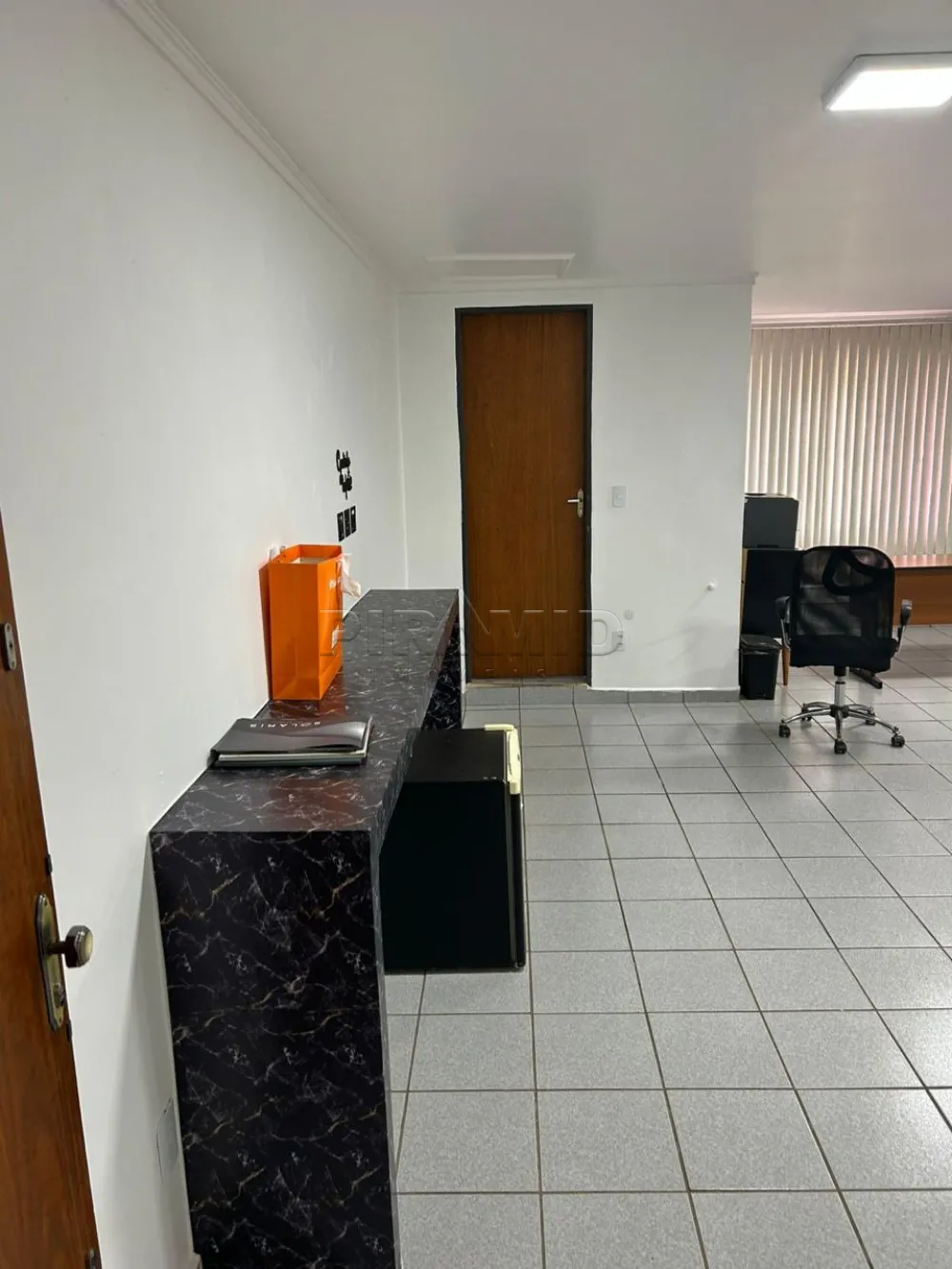 Alugar Comercial / Sal&atilde;o em Ribeir&atilde;o Preto R$ 1.530,00 - Foto 1