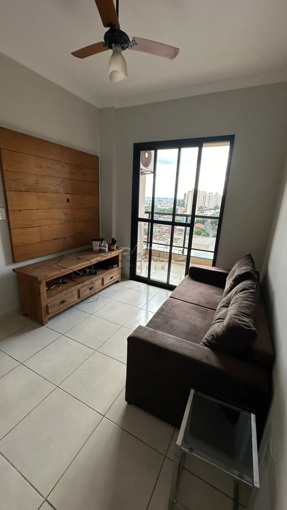 Alugar Apartamento / Padr&atilde;o em Ribeir&atilde;o Preto R$ 2.000,00 - Foto 2