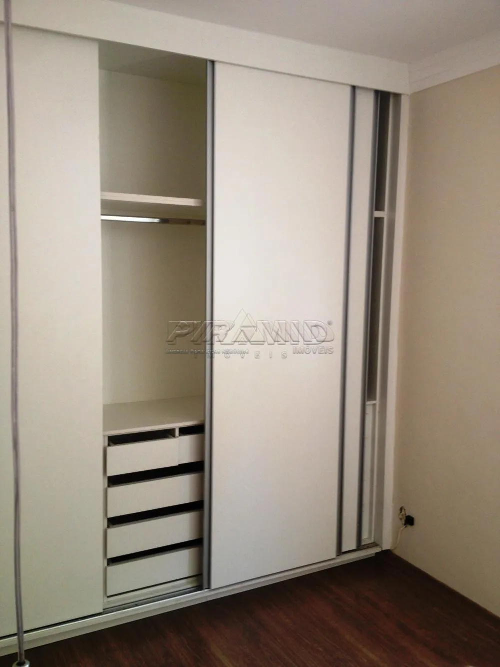 Alugar Apartamento / Padr&atilde;o em Ribeir&atilde;o Preto R$ 1.050,00 - Foto 5