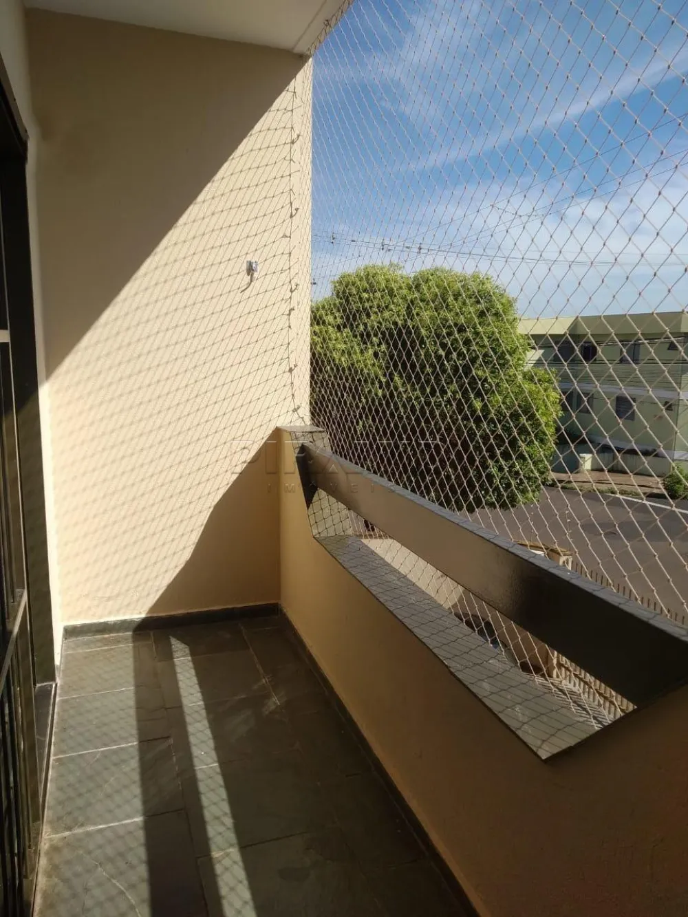 Alugar Apartamento / Padr&atilde;o em Ribeir&atilde;o Preto R$ 1.100,00 - Foto 5